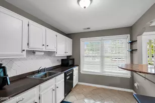 397 Brookview Ct, Howell Township, NJ 07731 - Photo 7