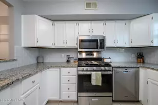 7 King Charles Ct, Englishtown, NJ 07726 - Photo 5