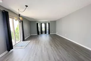 313 Tulip Ln, Freehold, NJ 07728 - Photo 9