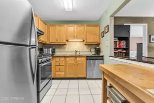 1029 Wedgewood Cir, Middletown, NJ 07718 - Photo 11