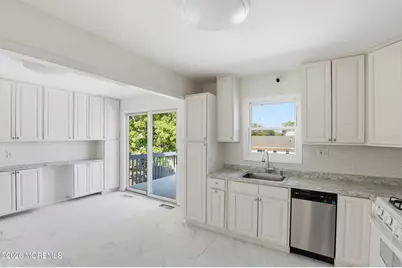 816 Berkeley Avenue, Beachwood, NJ 08722 - Photo 9