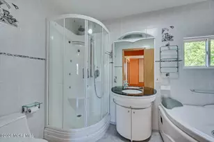 221 N Hill Rd, Colonia, NJ 07067 - Photo 15