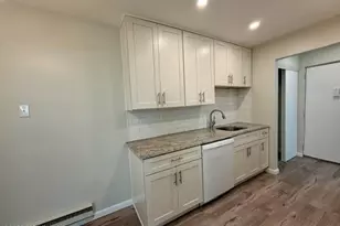 18 Pine Cluster Cir, Manalapan Township, NJ 07726 - Photo 3