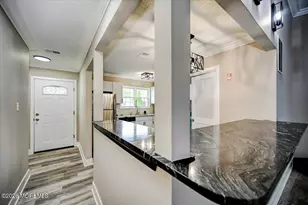 20 Jaffreyton Close, Freehold, NJ 07728 - Photo 3