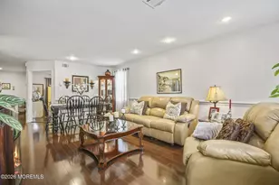 29 Plz de Las Flores, Freehold, NJ 07728 - Photo 3