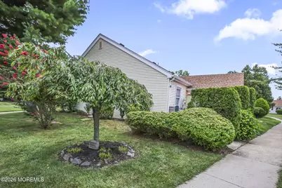 29 Plaza De Las Flores #F, Freehold, NJ 07728 - Photo 23