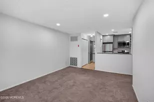 92 Des Moines Ct, Tinton Falls, NJ 07712 - Photo 5