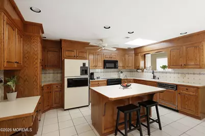 124 Princess Anne Drive, Freehold, NJ 07728 - Photo 15