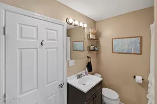 758 Monmouth Pkwy, North Middletown, NJ 07748 - Photo 23