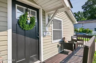 758 Monmouth Pkwy, North Middletown, NJ 07748 - Photo 3