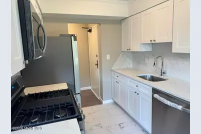 62 Stonehurst Boulevard #E, Freehold, NJ 07728 - Photo 5