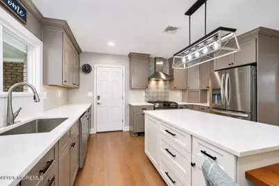 34 W Lincoln Circle, Red Bank, NJ 07701 - Photo 15