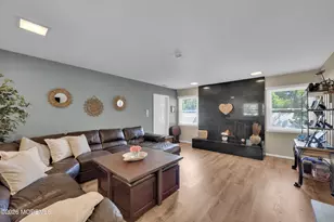 25 Ryan Rd, Manalapan Township, NJ 07726 - Photo 15