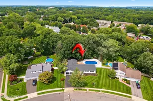 17 Mohawk Dr, Matawan, NJ 07747 - Photo 3