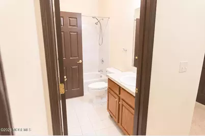 526 Saint Andrews Place, Manalapan Township, NJ 07726 - Photo 5