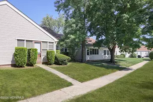 136 Rigi Strasse, Freehold, NJ 07728 - Photo 7
