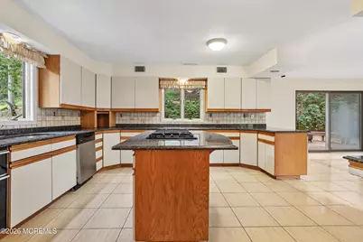 23 Ashley Drive, Holmdel, NJ 07733 - Photo 9