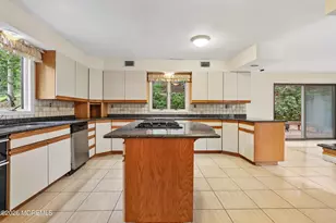 23 Ashley Dr, Holmdel, NJ 07733 - Photo 9