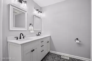18 Lexington Cir, Matawan, NJ 07747 - Photo 23