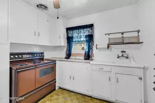 43 E Sunset Ave, Red Bank, NJ 07701 - Photo 15