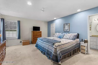 86 Almond Road, Freehold, NJ 07728 - Photo 13