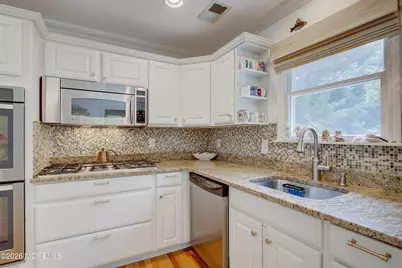 59 W Washington Avenue, Atlantic Highlands, NJ 07716 - Photo 11