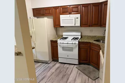 30 Mill Run W #241, Hightstown, NJ 08520 - Photo 3
