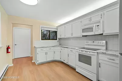 43 Eastport Court, Red Bank, NJ 07701 - Photo 3