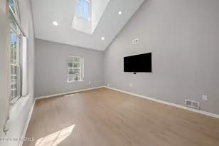 43 Sapphire Ln, Franklin, NJ 08823 - Photo 3