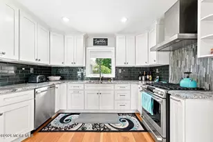 53 Ivy Way, Aberdeen Township, NJ 07747 - Photo 3