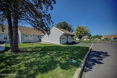42 Piazza Correale #B, Freehold, NJ 07728 - Photo 7