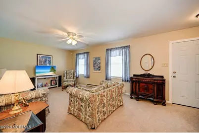 42 Piazza Correale #B, Freehold, NJ 07728 - Photo 11