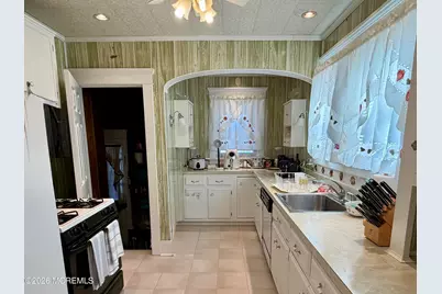 64 W George Street, Freehold, NJ 07728 - Photo 9