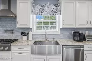 30 Kentucky Dr, Hazlet Township, NJ 07730 - Photo 9