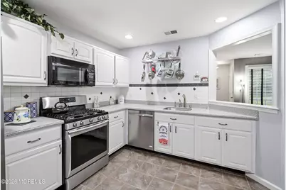 394 Hampton Place, Morganville, NJ 07751 - Photo 15