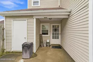8 Cooper Ct, Freehold, NJ 07728 - Photo 5