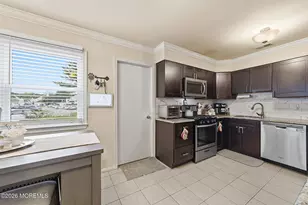 8 Cooper Ct, Freehold, NJ 07728 - Photo 11