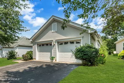 16 Bellflower Drive, Lakewood, NJ 08701 - Photo 3