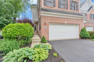 94 Deepwater Cir, Manalapan Township, NJ 07726 - Photo 3
