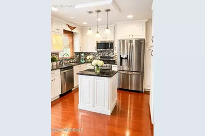 565 Sumner Avenue, Belford, NJ 07718 - Photo 9
