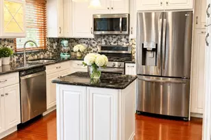 565 Sumner Ave, Belford, NJ 07718 - Photo 9