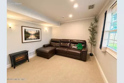 565 Sumner Avenue, Belford, NJ 07718 - Photo 15