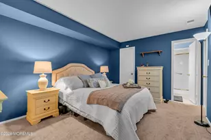121 Dumbarton Hill Ct, Aberdeen Township, NJ 07747 - Photo 11