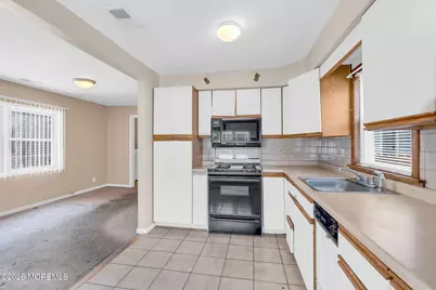 5 Summerfield Avenue, South Amboy, NJ 08879 - Photo 5
