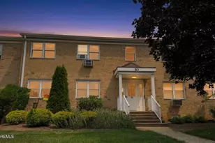 80 Manchester Ct, Freehold, NJ 07728 - Photo 1