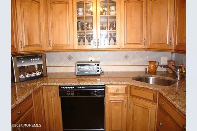 1187 Ocean Avenue #12, Sea Bright, NJ 07760 - Photo 5