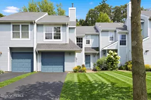 26 Malibu Dr, Eatontown, NJ 07724 - Photo 1