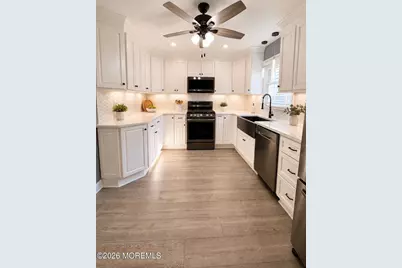 1099 Woodmere Drive, Aberdeen Township, NJ 07735 - Photo 15