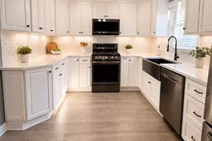 1099 Woodmere Dr, Aberdeen Township, NJ 07735 - Photo 15