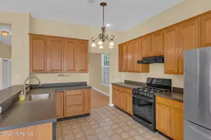 43 Bunker Hill Dr, Allentown, NJ 08501 - Photo 9